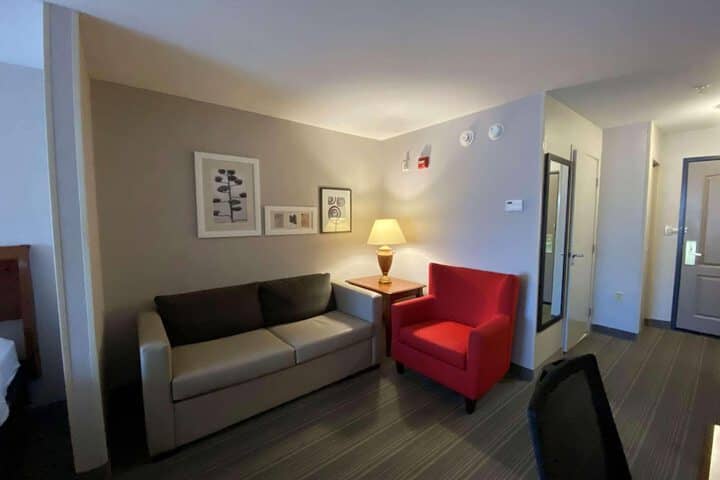 Room 8 of 27