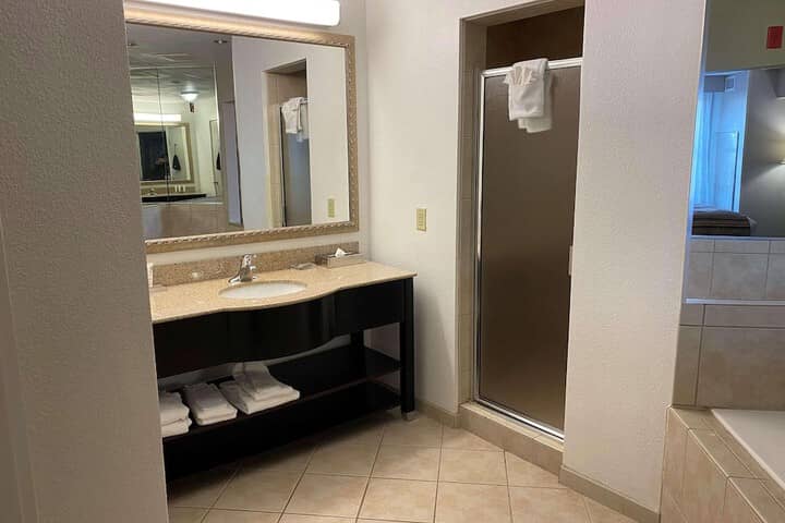 Room 7 of 27