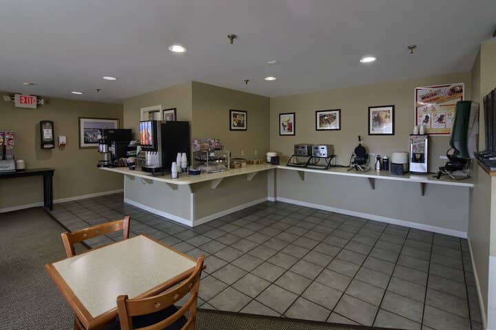 Breakfast/Coffee Service 33 of 45