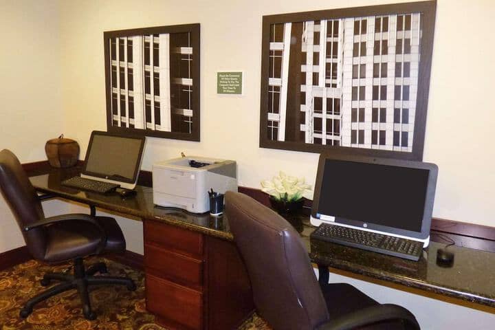 Business Center 44 of 56